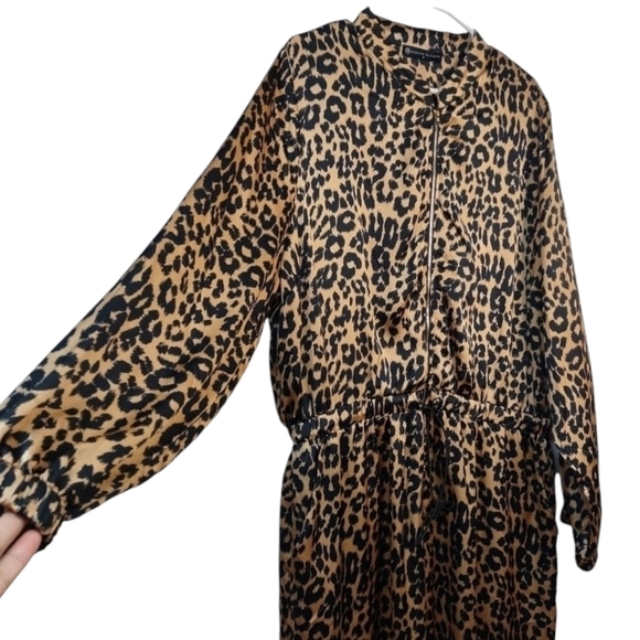 Fashion to Figure Leopard Print Jumpsuit Romper Size 2 Womens Stylish Back Brown - Picture 7 of 13